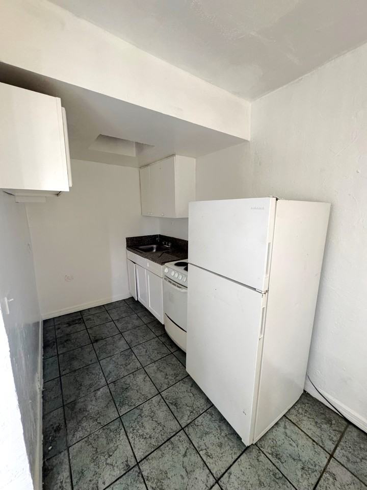 820 LIBERTY LLC - Photo 6 of 9