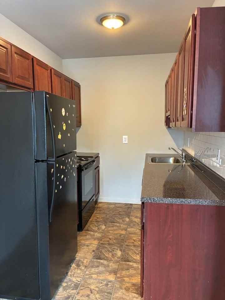 260 N Wycombe Ave - Photo 3 of 7