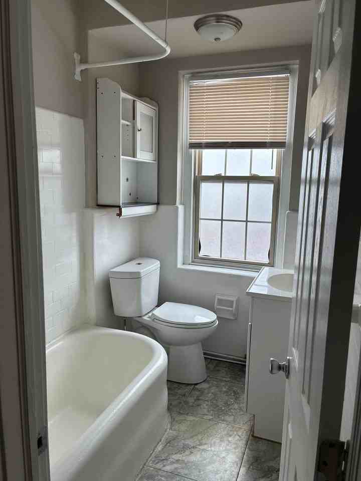 260 N Wycombe Ave - Photo 7 of 7