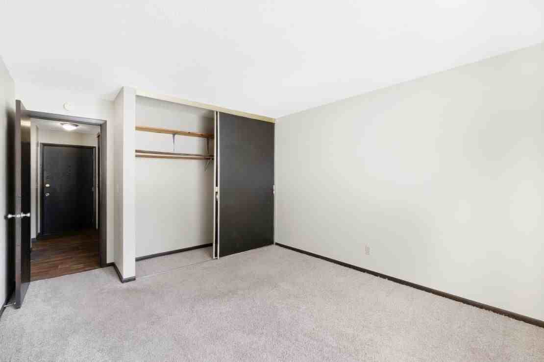 Valley Place Apartments - Photo 5 of 14