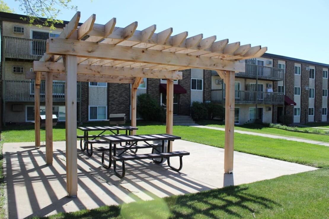 Valley Place Apartments - Photo 6 of 14