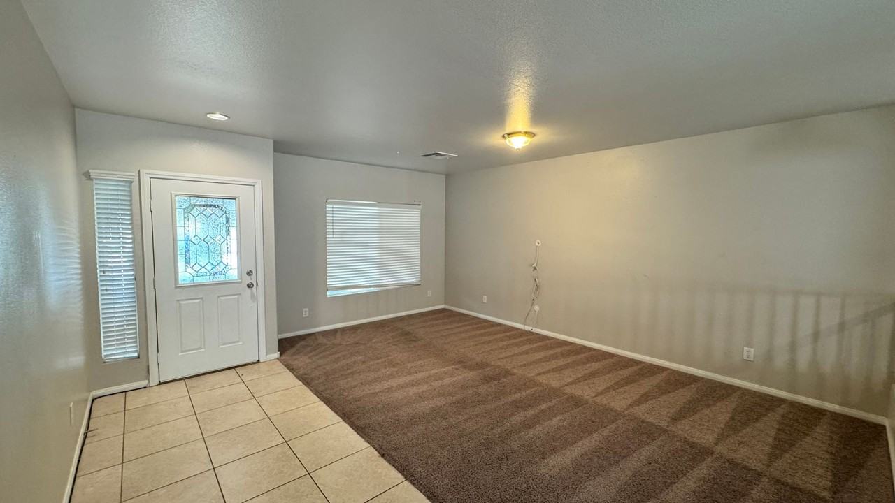 10585 Medicine Bow St - Photo 2 of 37