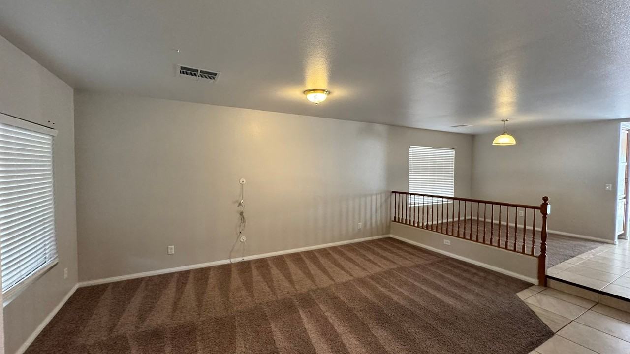 10585 Medicine Bow St - Photo 3 of 37