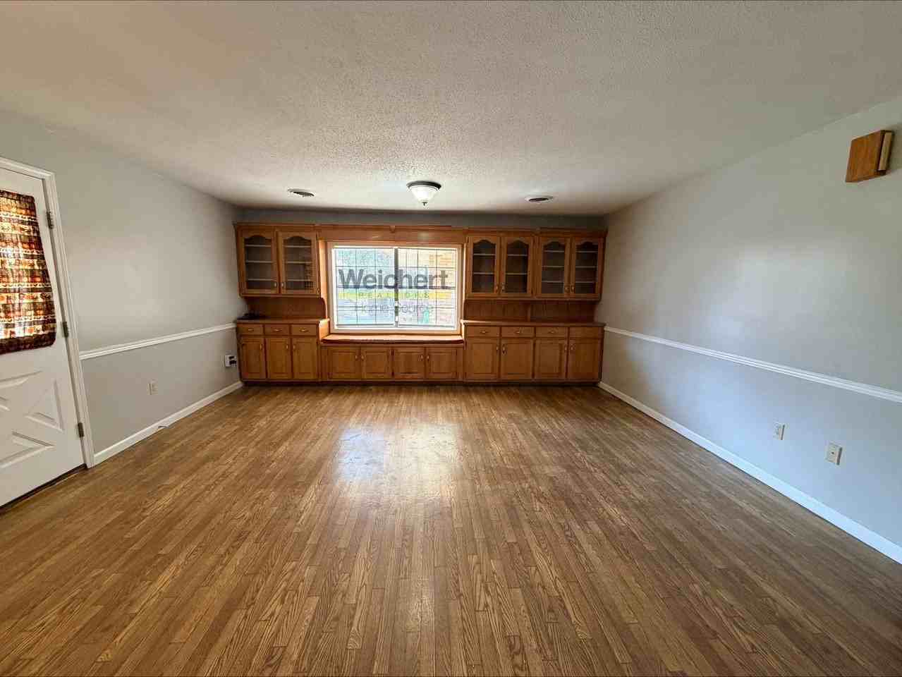 512 N 5th St - Photo 2 of 9