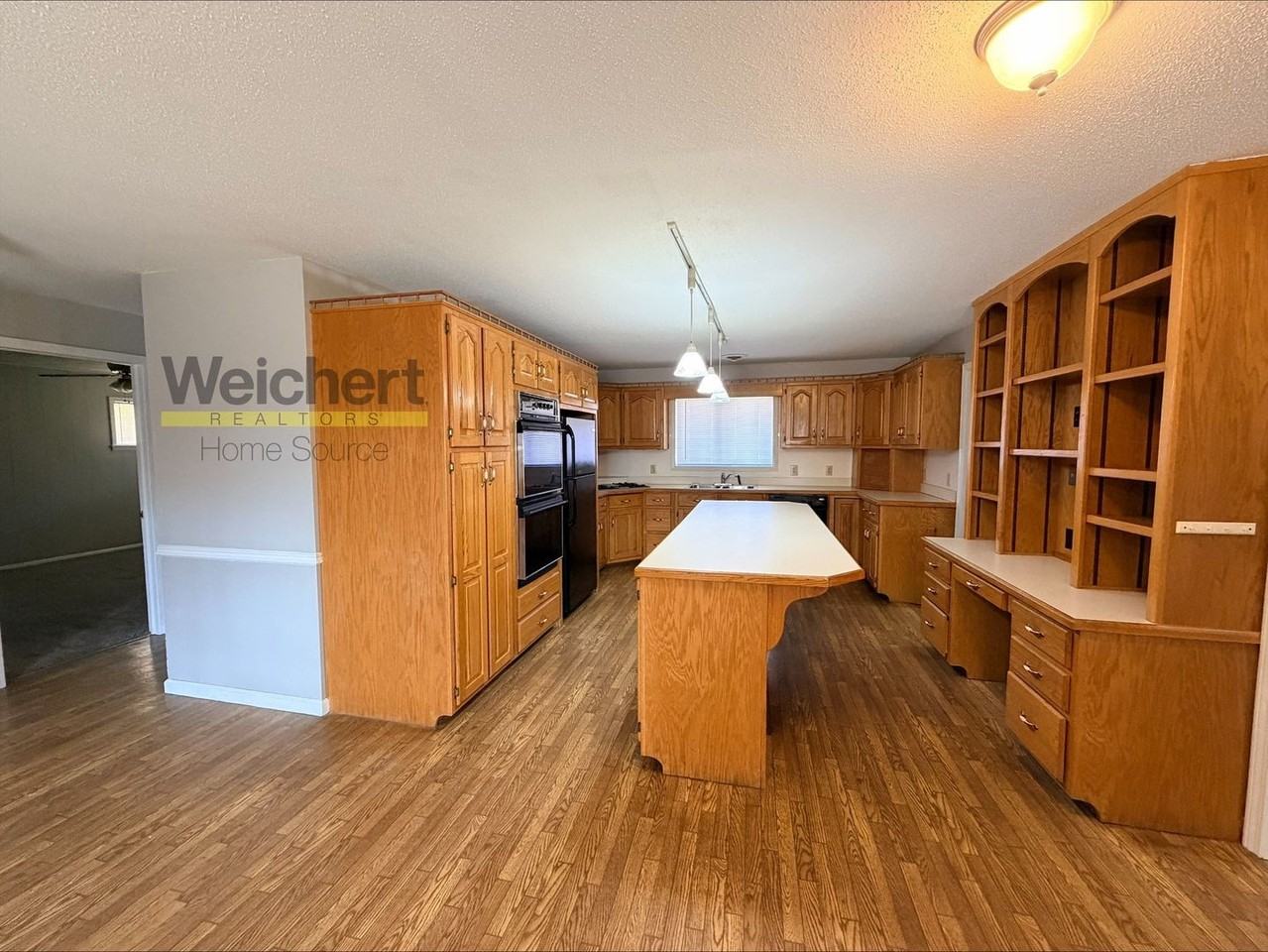 512 N 5th St - Photo 3 of 9