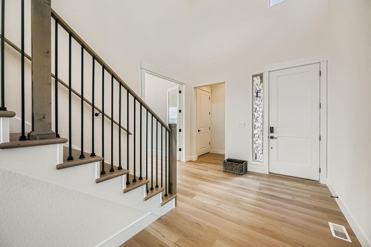 3425 Crest Hollow Vw - Photo 5 of 50