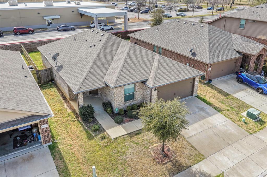 8228 Windsor Forest Dr - Photo 3 of 21