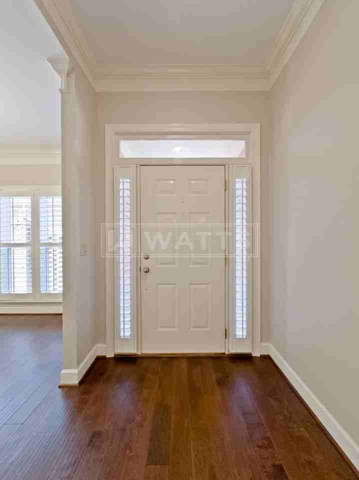 5224 Overlook Cir - Photo 3 of 34