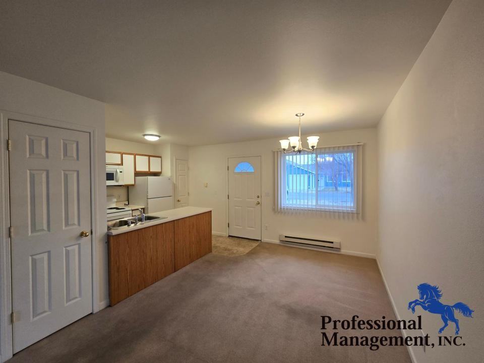 3825 Avenue B #14 - Photo 5 of 10