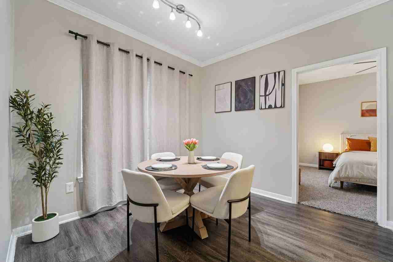 Milano Apartments - Photo 2 of 27