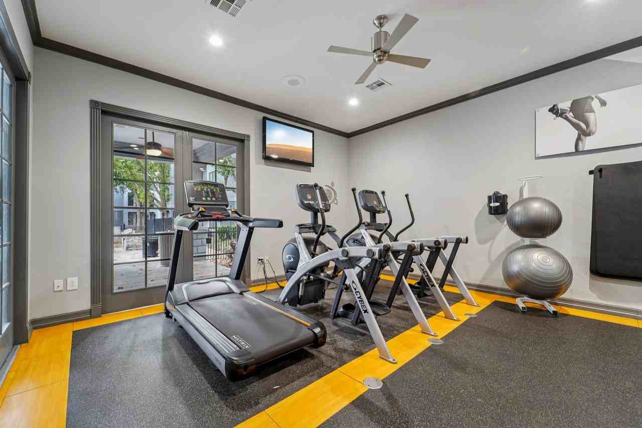 Milano Apartments - Photo 4 of 27