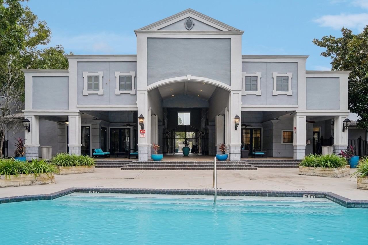 Milano Apartments - Photo 5 of 27