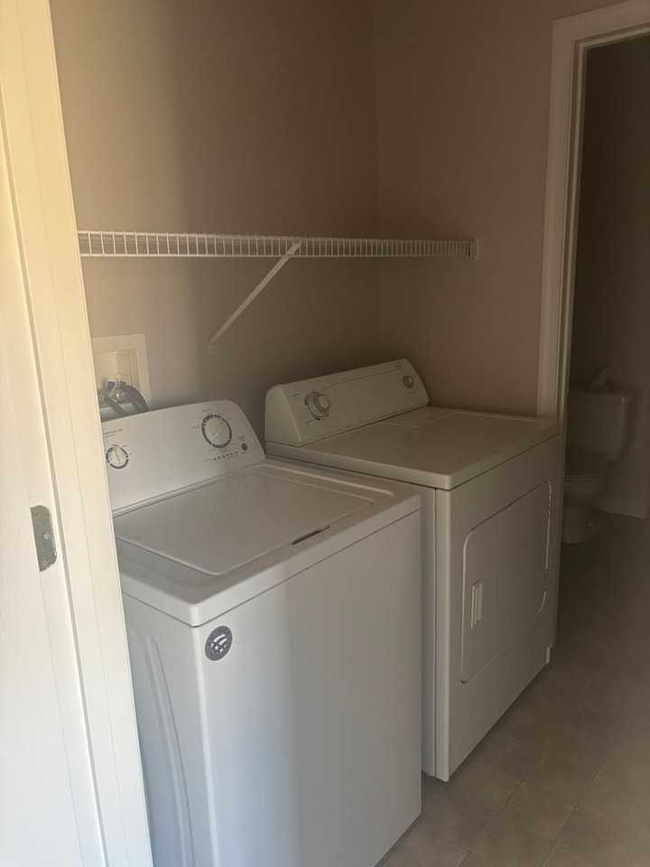 2149 Penn St - Photo 2 of 13