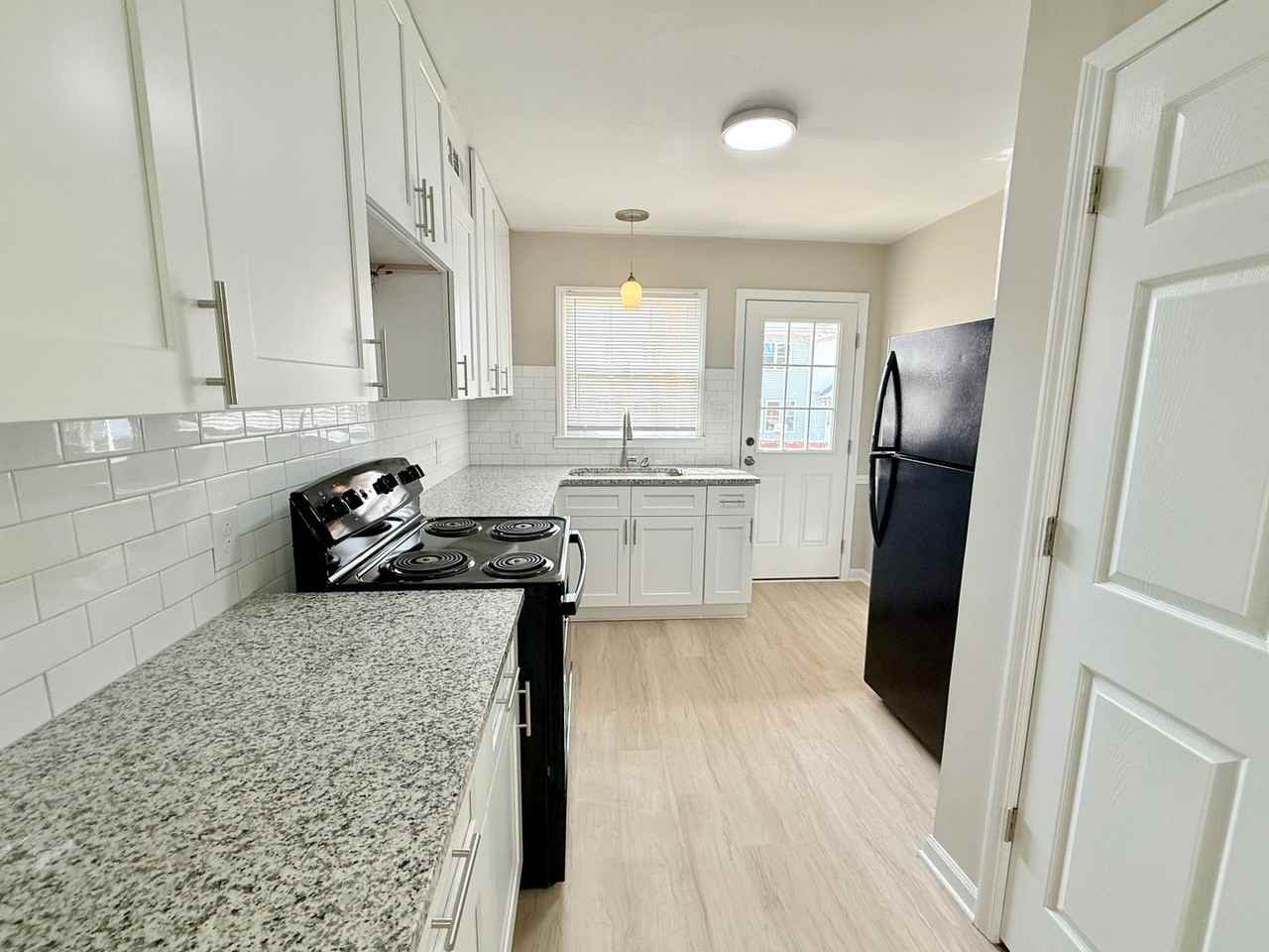 3819 Rosehaven Dr - Photo 2 of 8