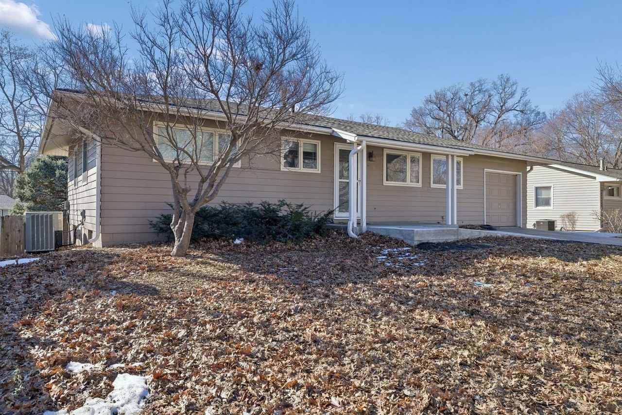 5939 Franklin St - Photo 2 of 25