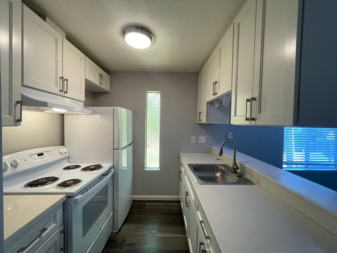 725 N San Joaquin Ave - Photo 3 of 16