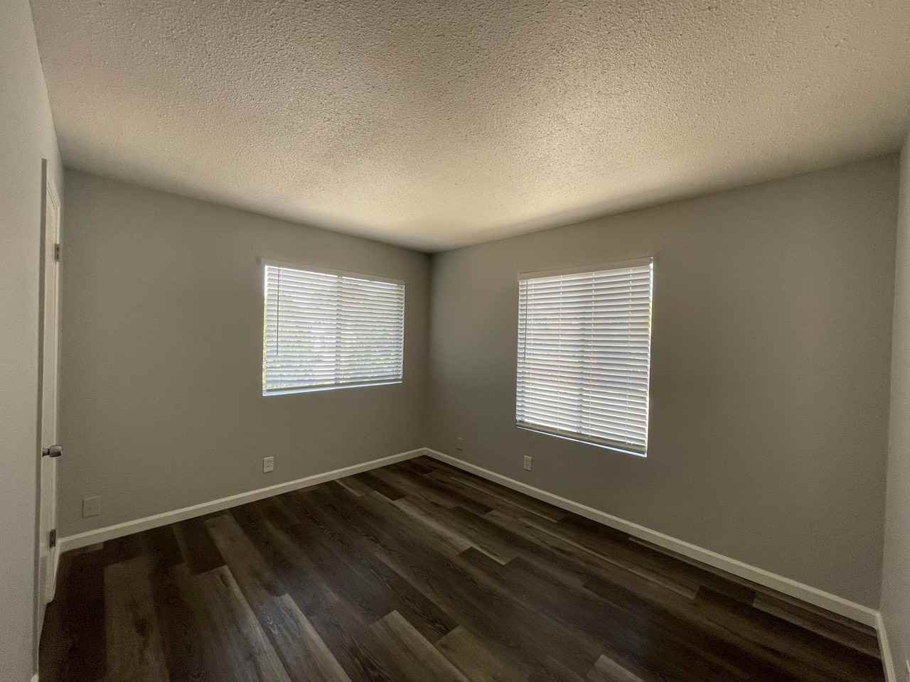 725 N San Joaquin Ave - Photo 5 of 16