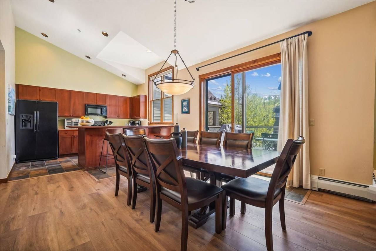 680 S Main St #11 - Photo 5 of 28