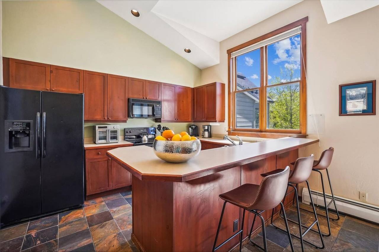 680 S Main St #11 - Photo 6 of 28