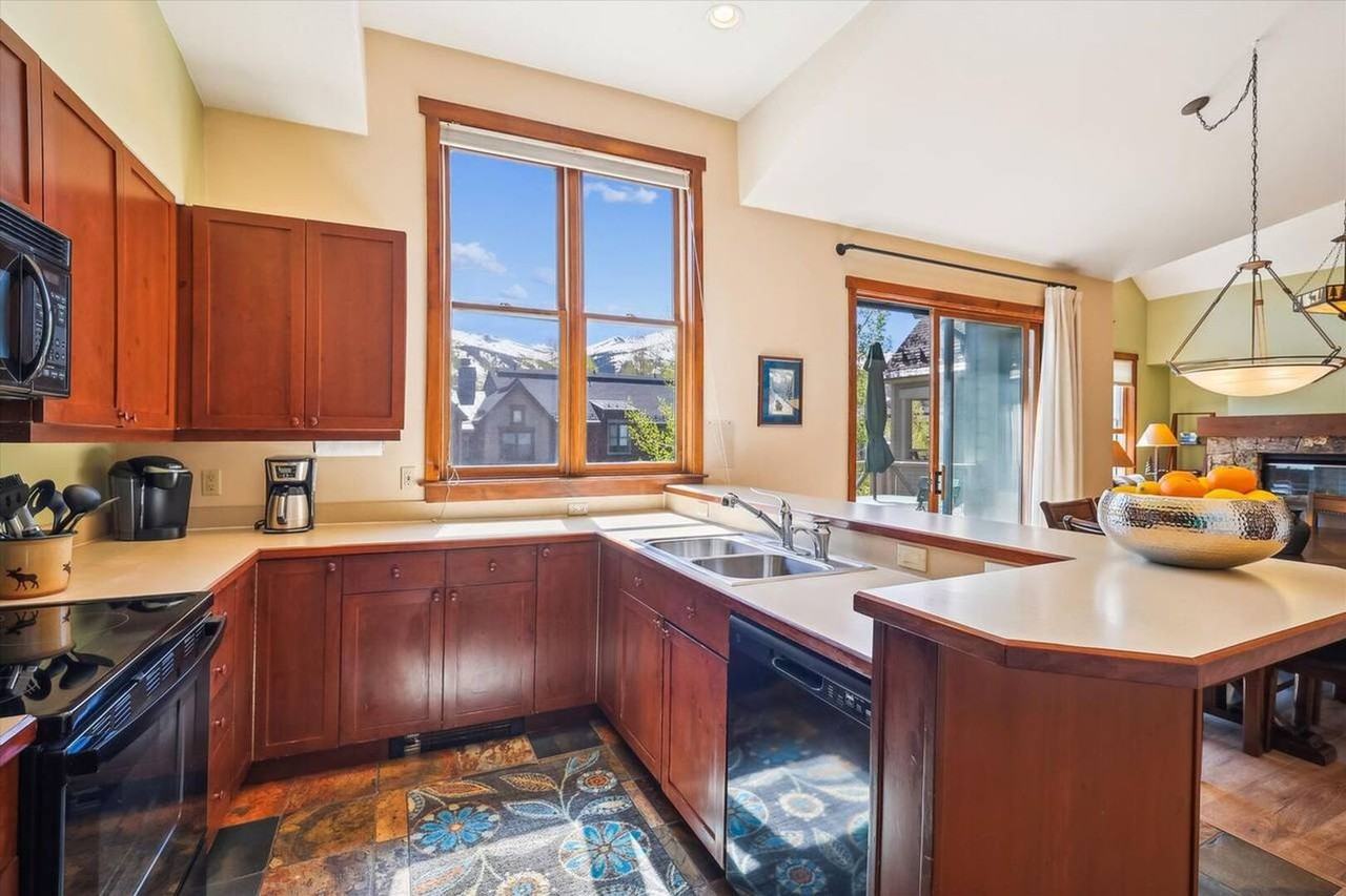 680 S Main St #11 - Photo 7 of 28