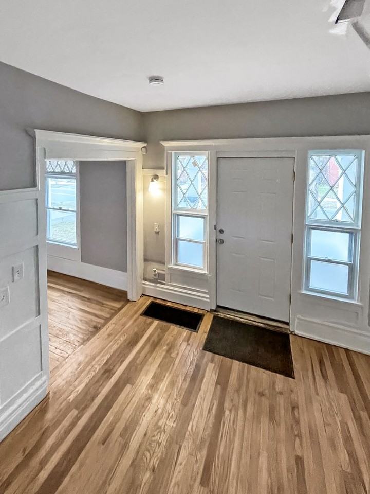 143 Calvert St - Photo 3 of 27