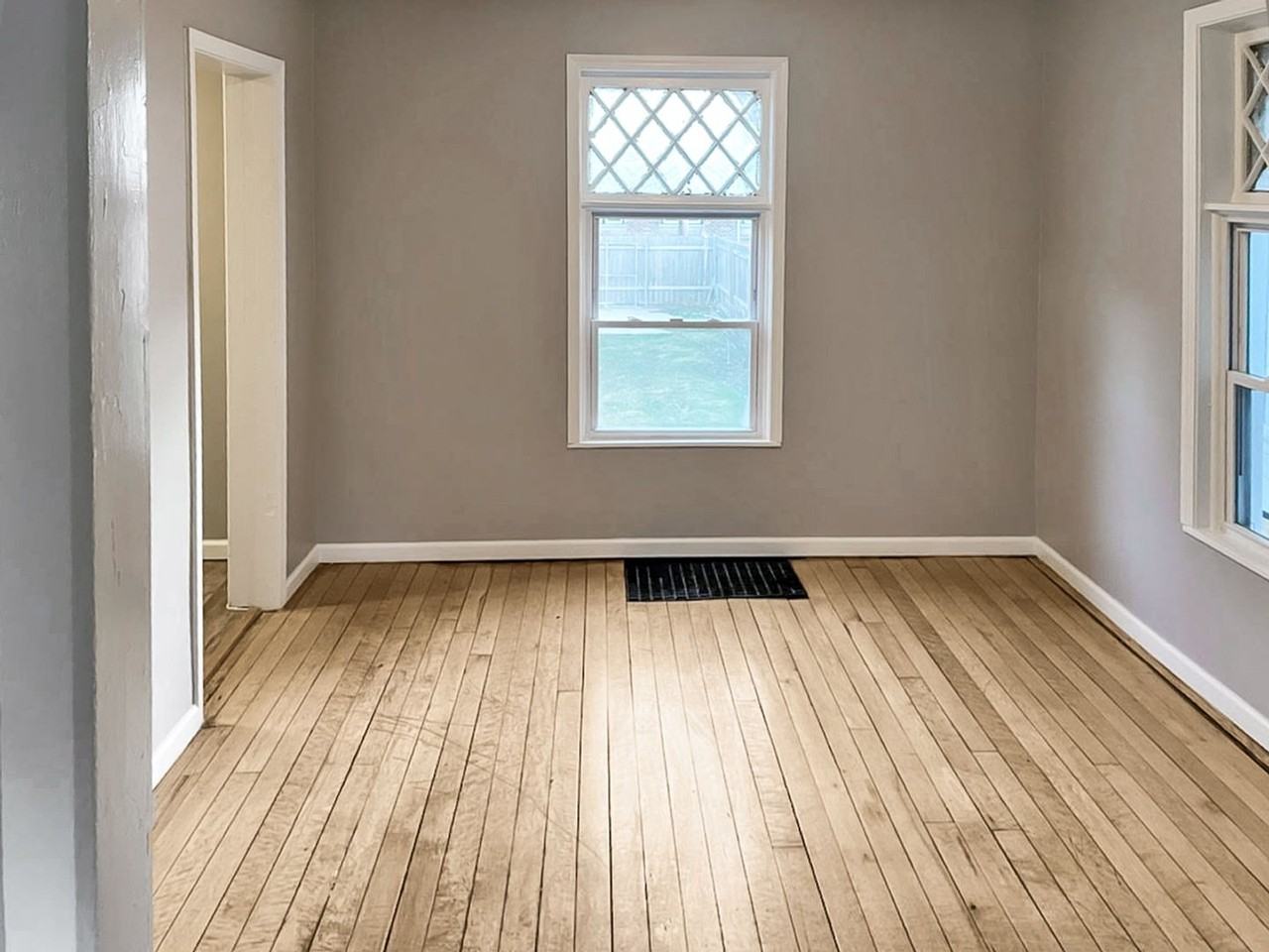 143 Calvert St - Photo 6 of 27