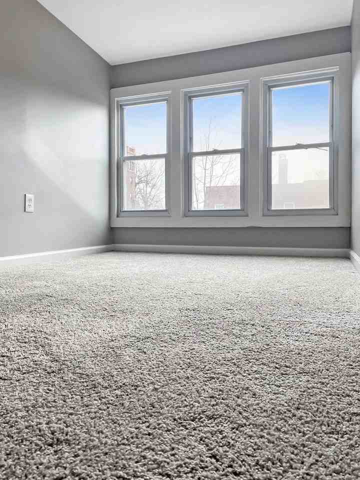 143 Calvert St - Photo 7 of 27