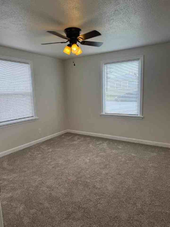 1221 S 12th St - Photo 3 of 12