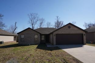 210 Lake Dr - Photo 1 of 1