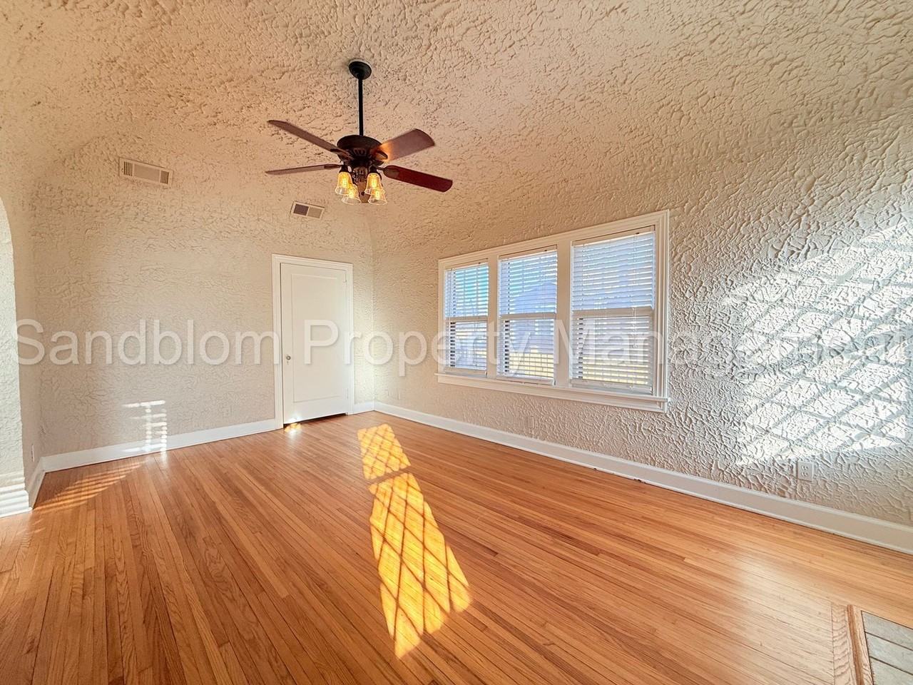 1212 S Allegheny Ave - Photo 3 of 21