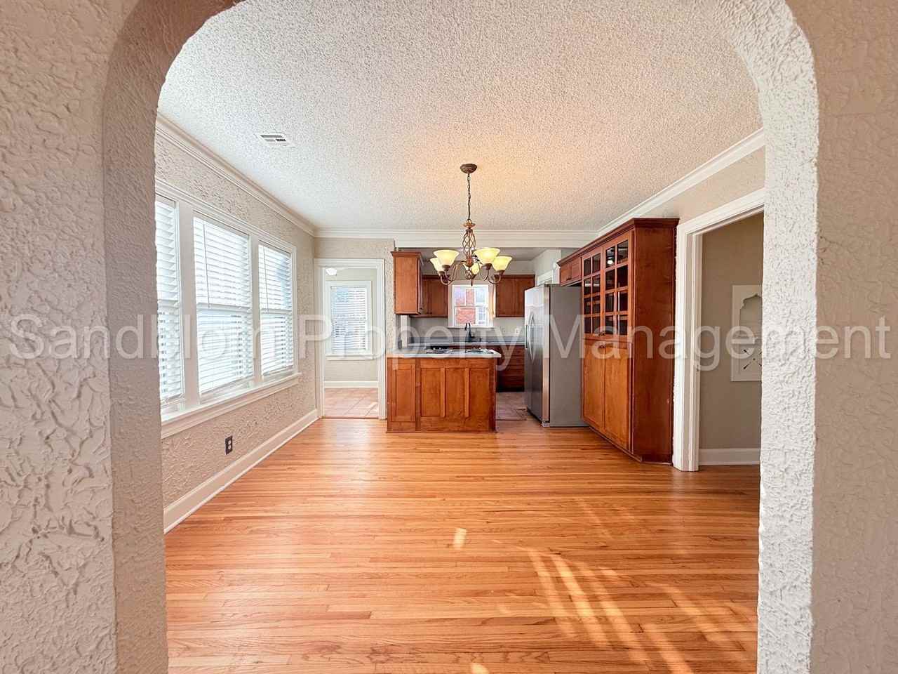 1212 S Allegheny Ave - Photo 5 of 21