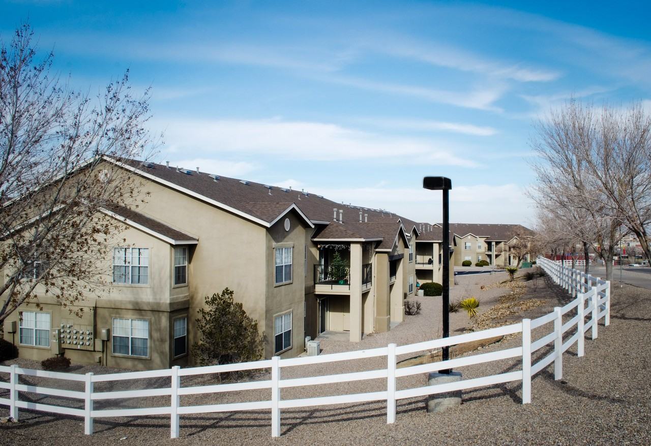 Arrowhead Ridge - Photo 2 of 16