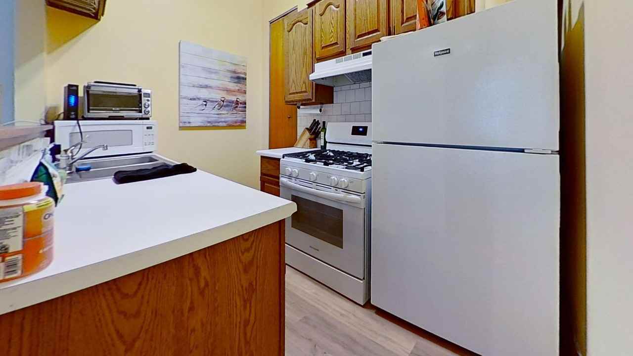 35 E Division - Photo 6 of 12