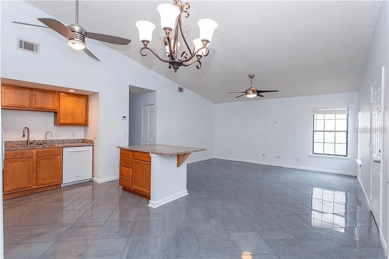 715 Warrenton Rd - Photo 3 of 12