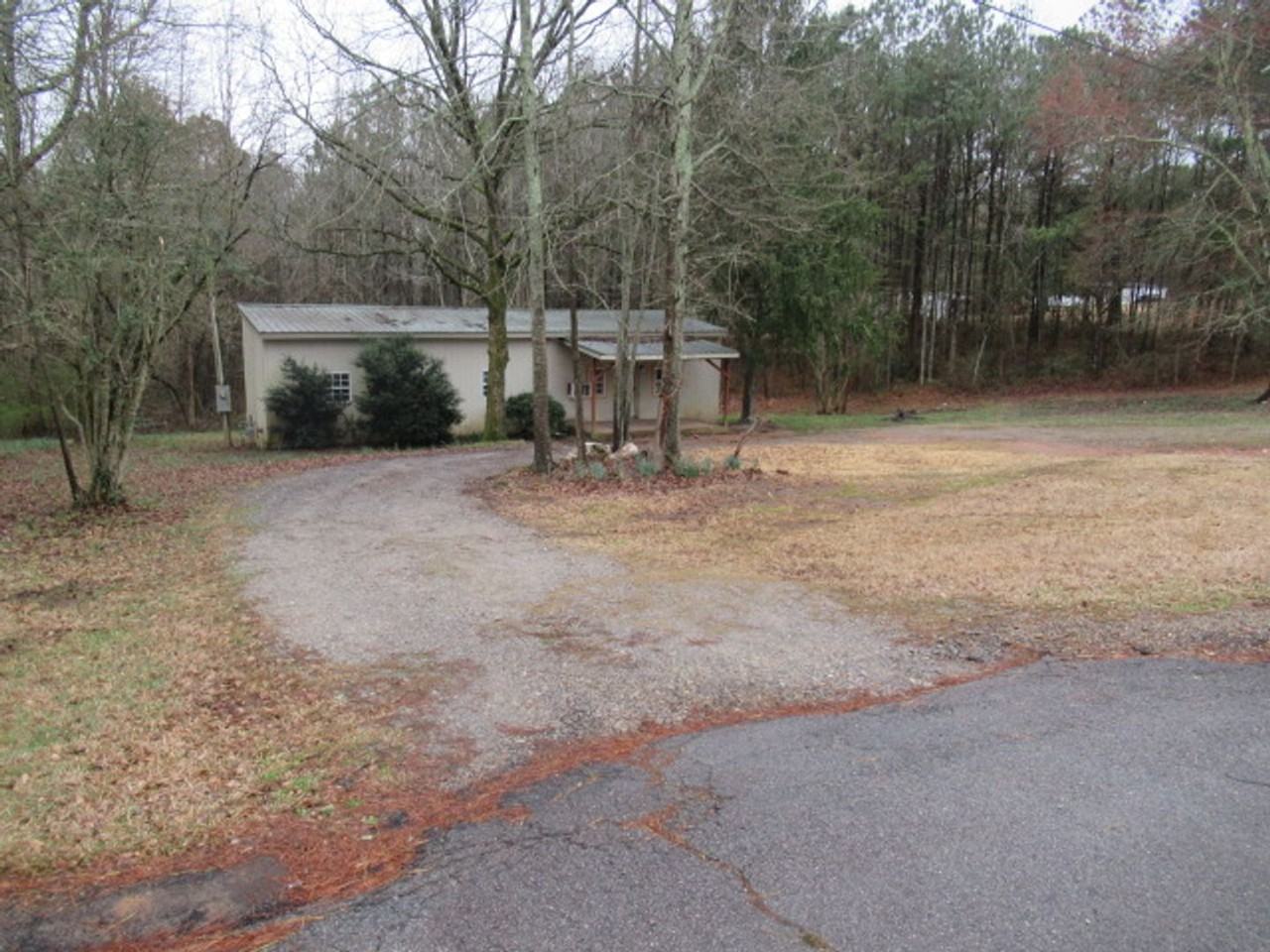 27 Twin Oak Dr - Photo 3 of 15