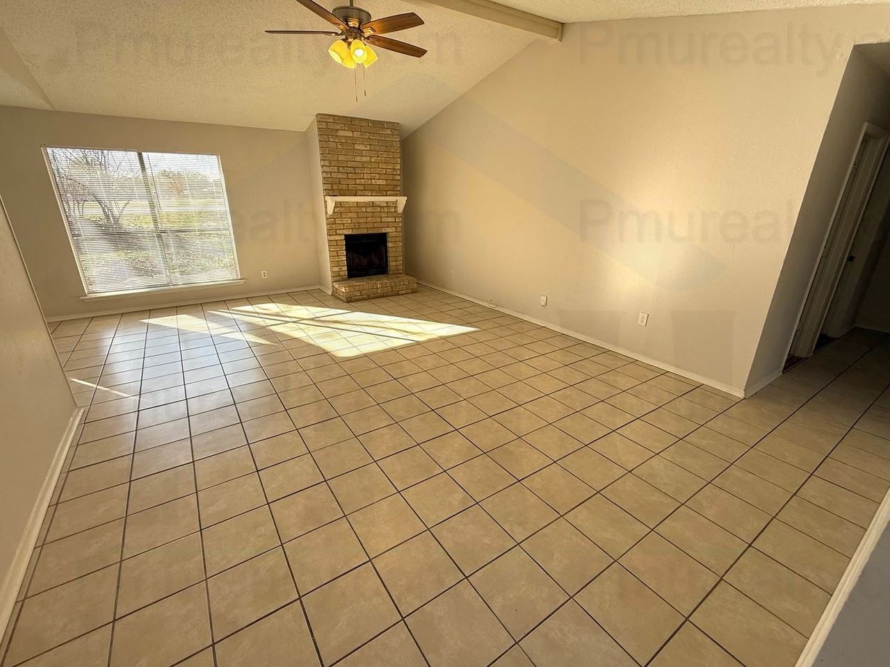 103 Mesa Wood Cir - Photo 2 of 10