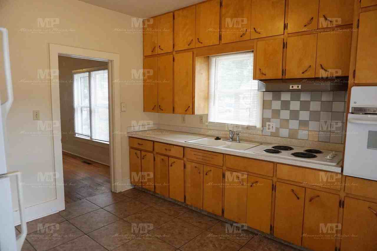 642 S Meldrum St - Photo 4 of 12