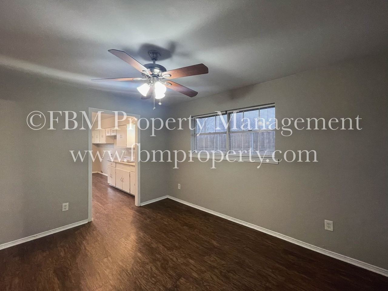 1509 S Hall St #A - Photo 2 of 12