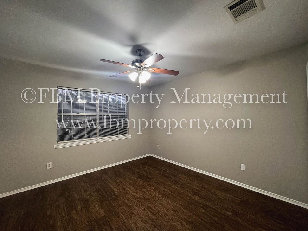 1509 S Hall St #A - Photo 7 of 12