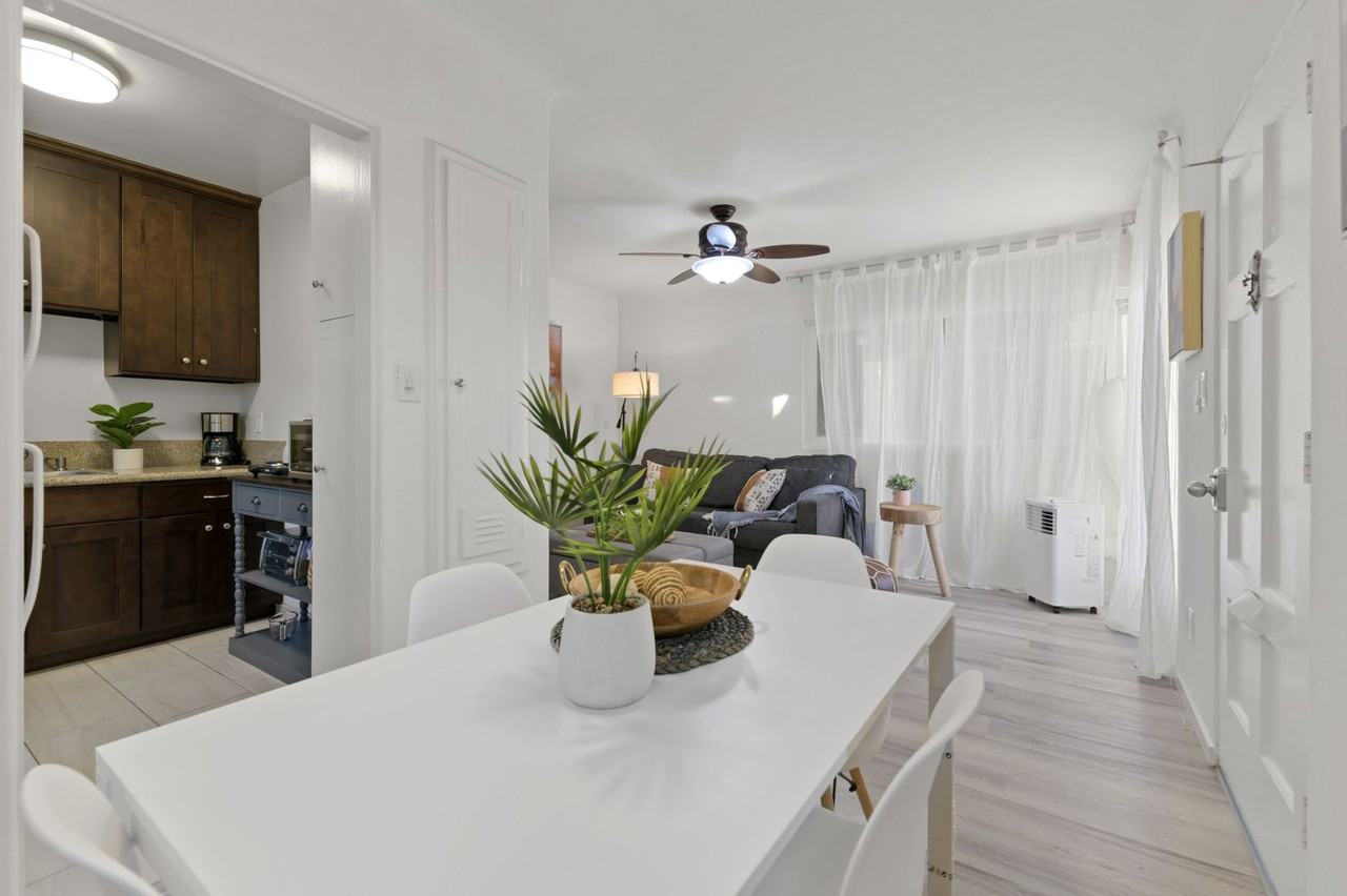 5054 Cape May Ave - Photo 3 of 19