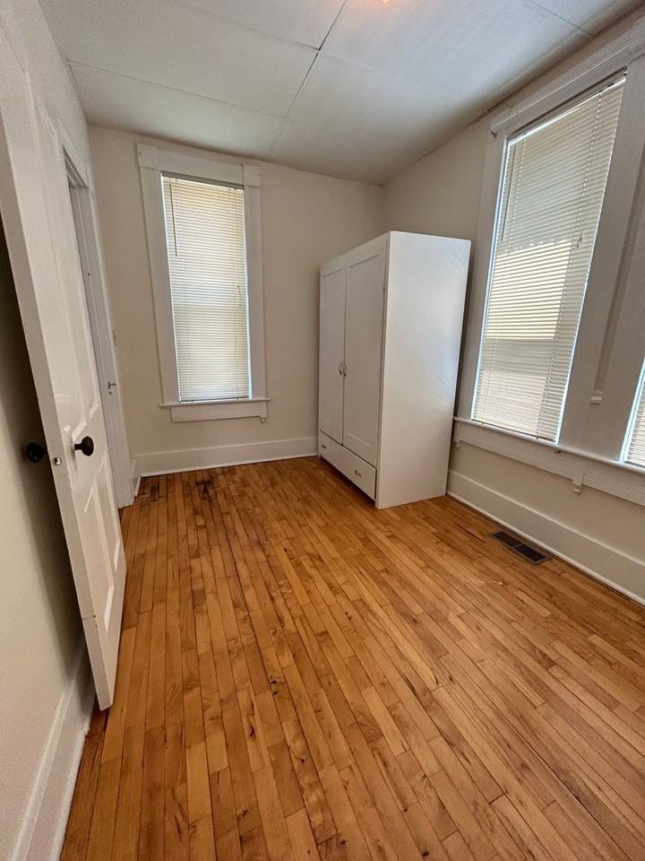 1639 Prospect St #1 - Photo 6 of 16