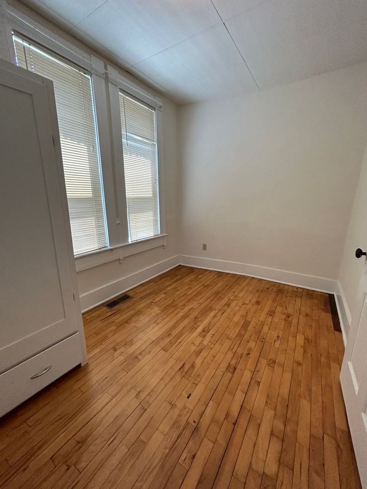 1639 Prospect St #1 - Photo 7 of 16