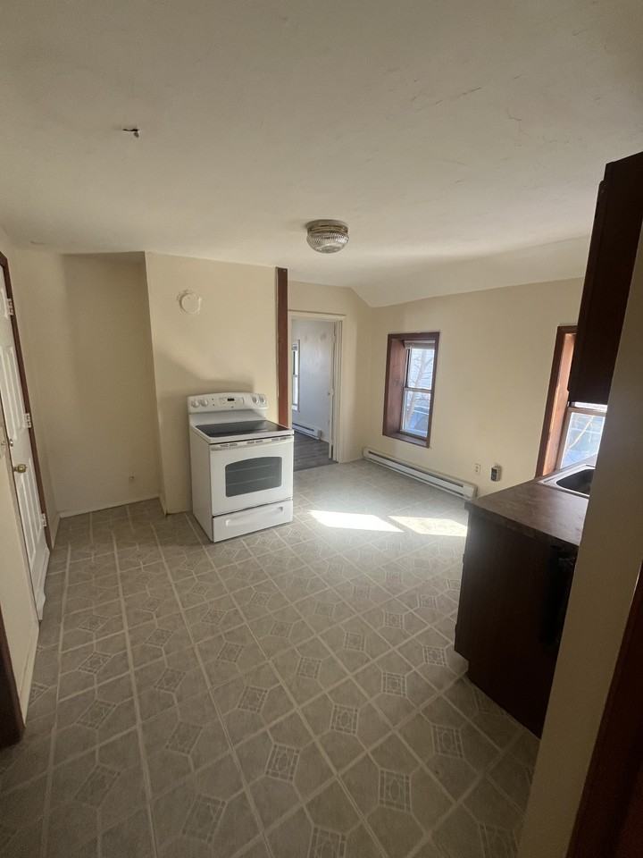 Farwell St #2 - Photo 5 of 8