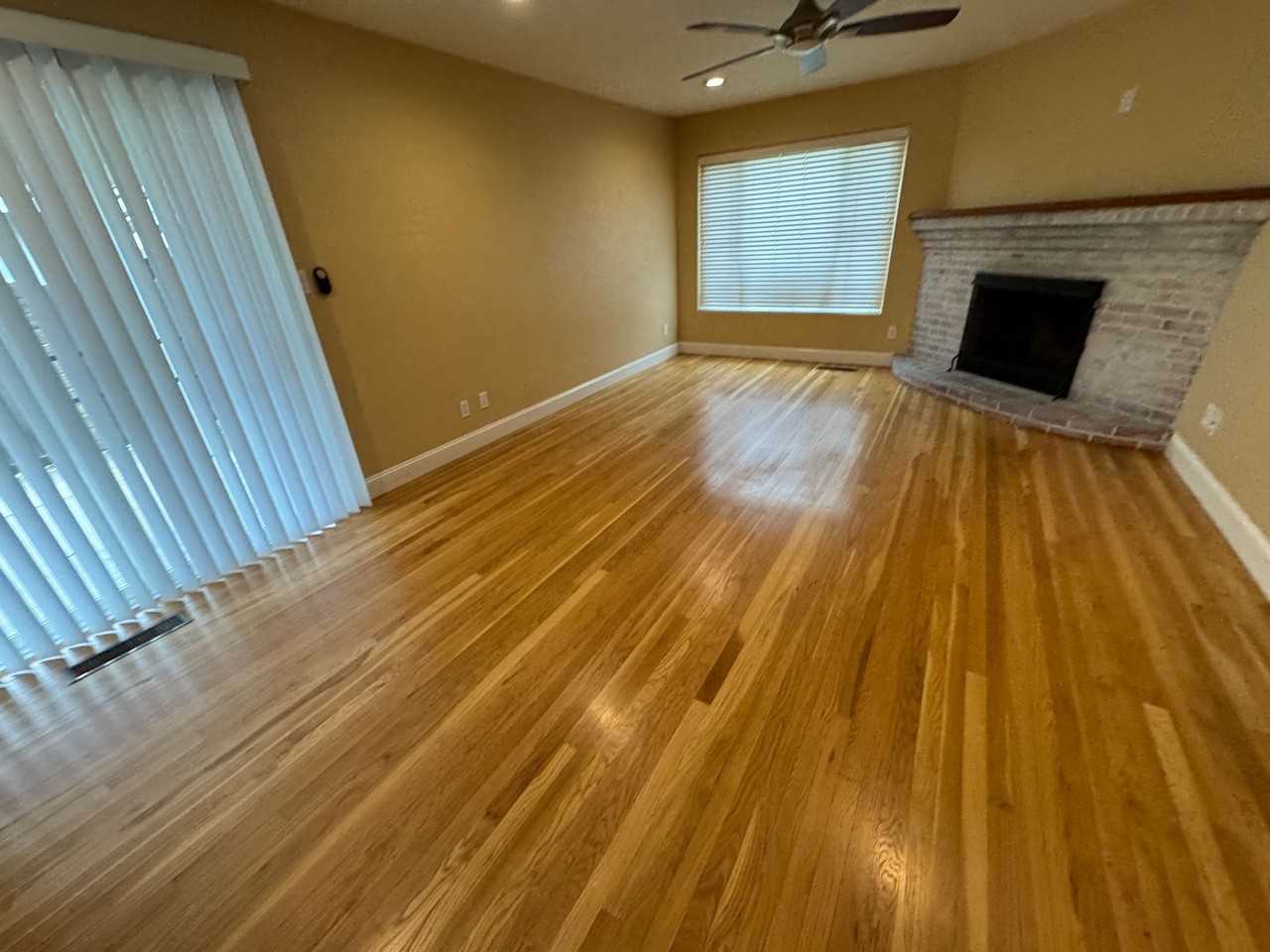 913 Tara Pl - Photo 3 of 25