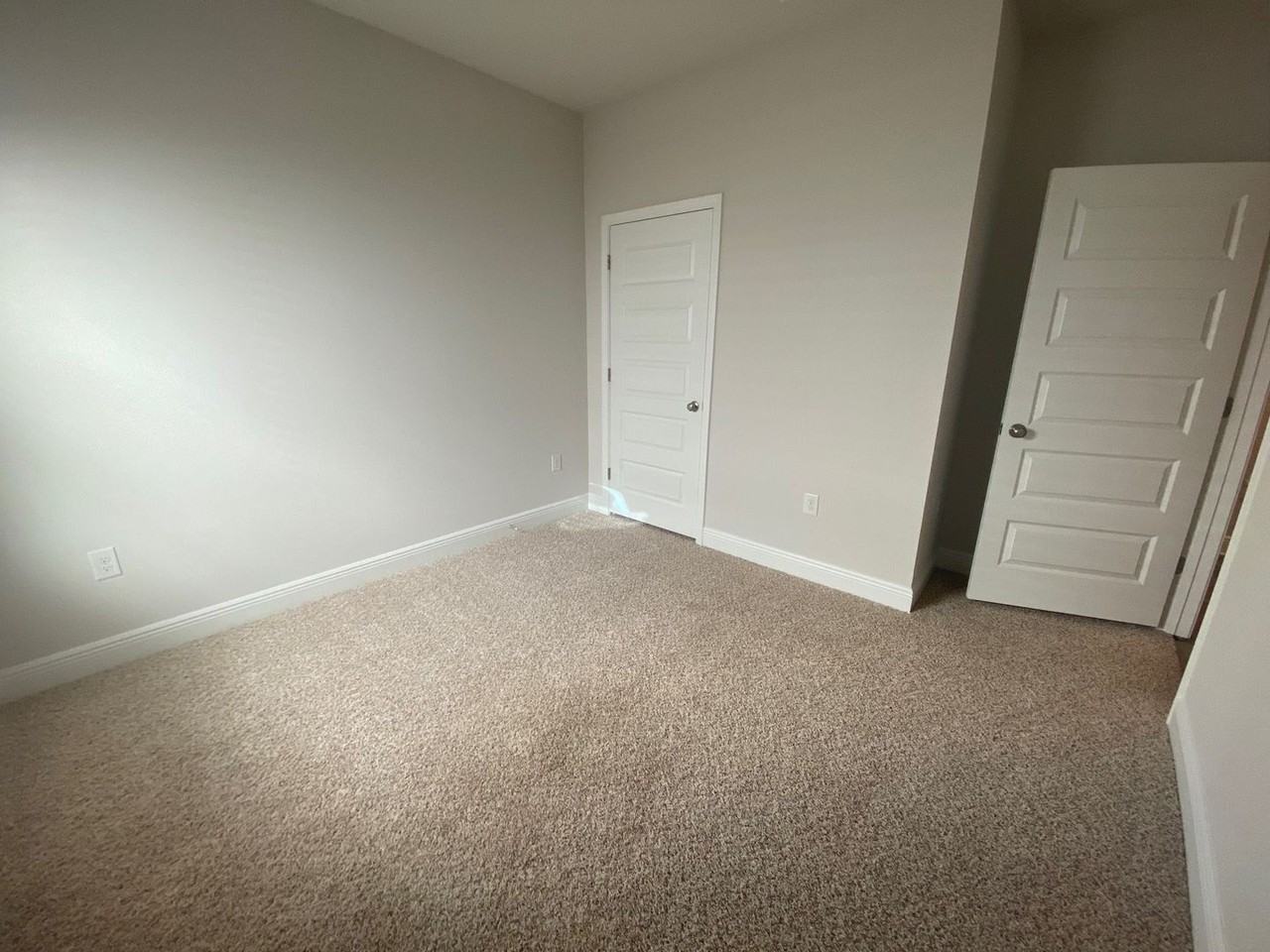 326 Emerald Cove St - Photo 5 of 18