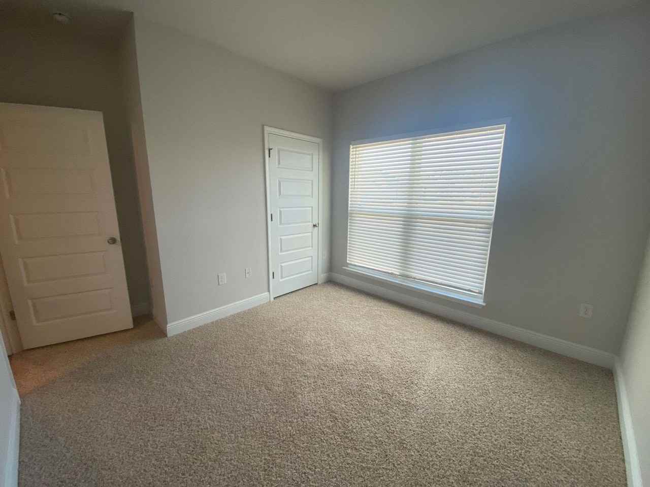 326 Emerald Cove St - Photo 6 of 18