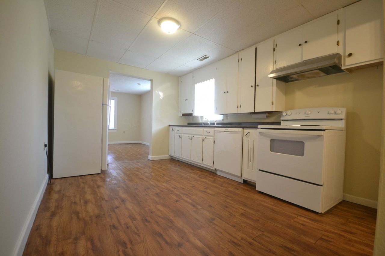 422 W Maupin St - Photo 7 of 19