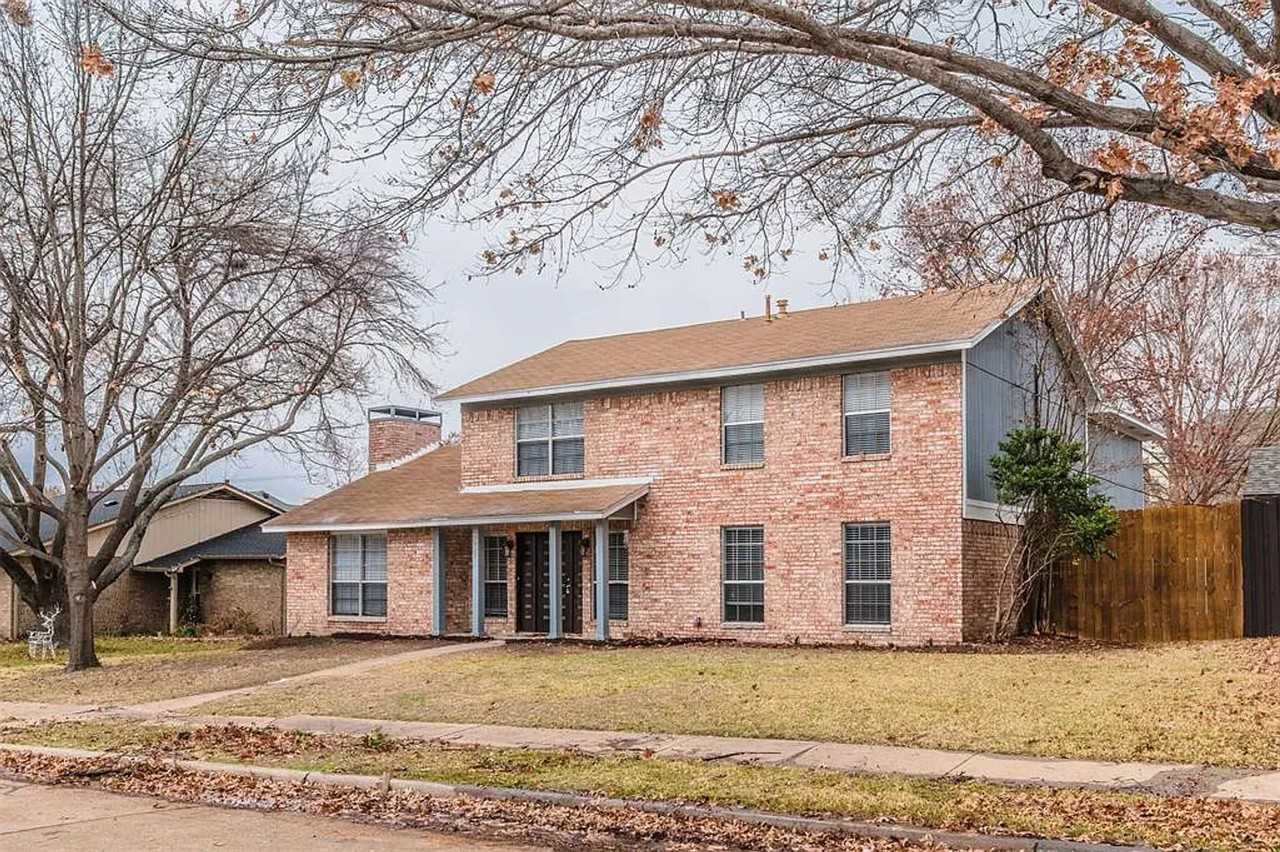 3827 Westminster Dr - Photo 2 of 36