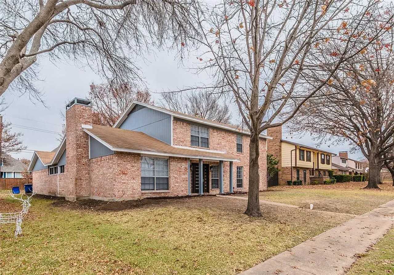 3827 Westminster Dr - Photo 4 of 36