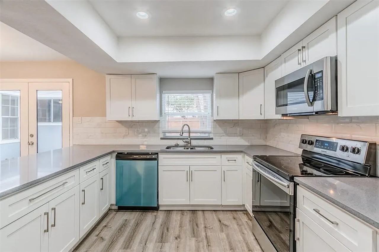 3827 Westminster Dr - Photo 7 of 36